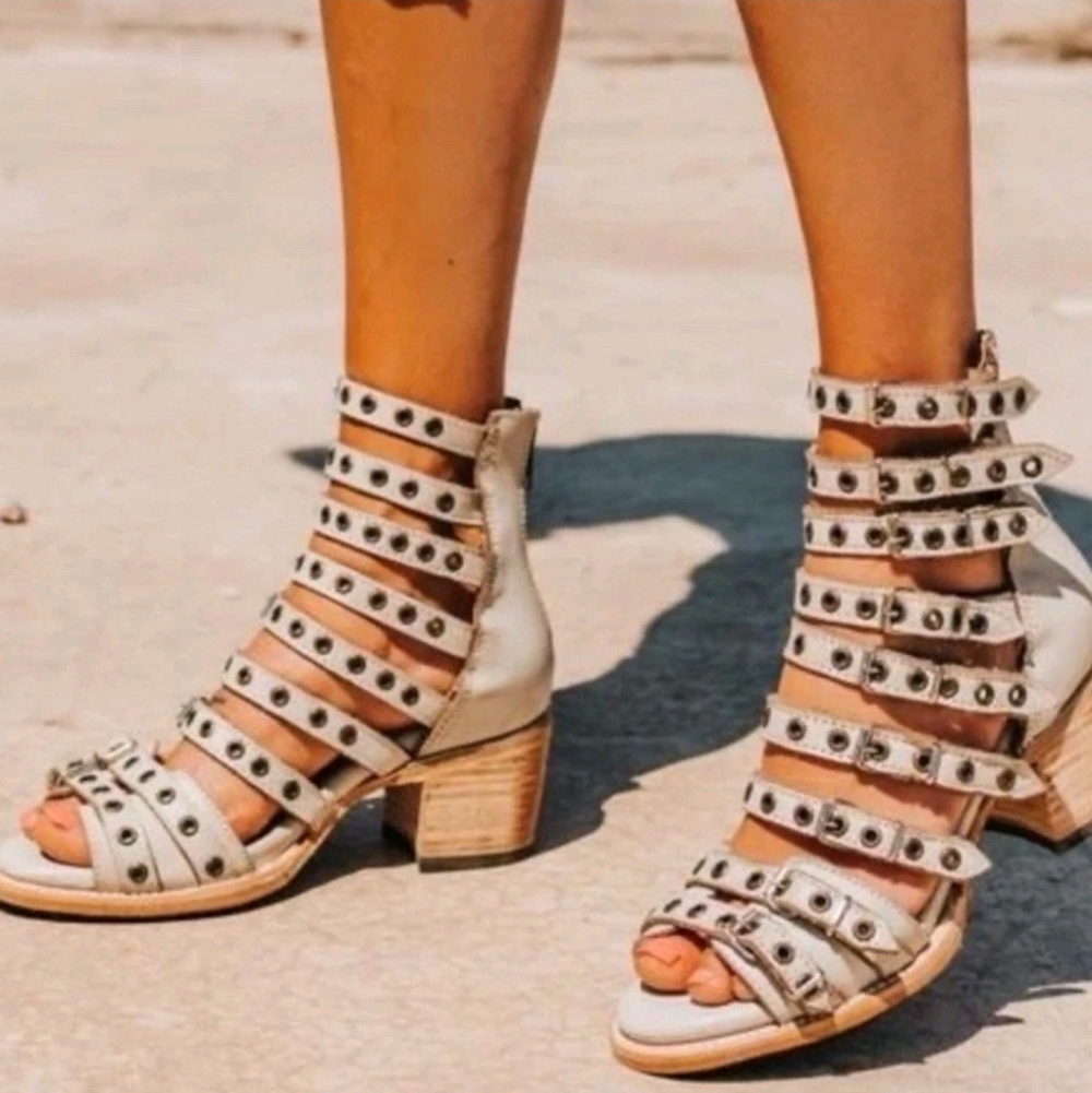 Freebird by Steven Casandra Gray Studded Multistrap Leather Sandals Size 6 - Picture 2 of 11